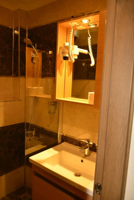 Pure Diamond Hotel