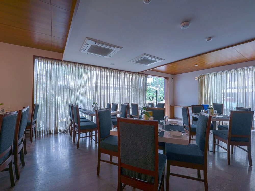 OYO 14282 Hotel Vivana