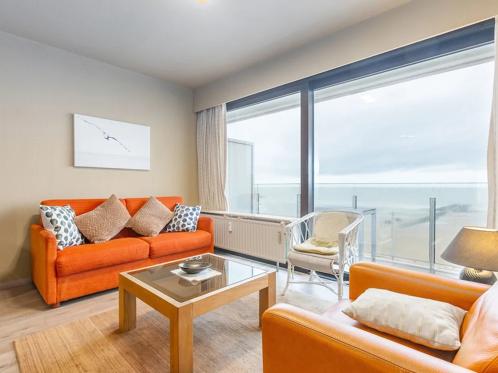 Cozy 1-Bedroom Apartment with Sea View