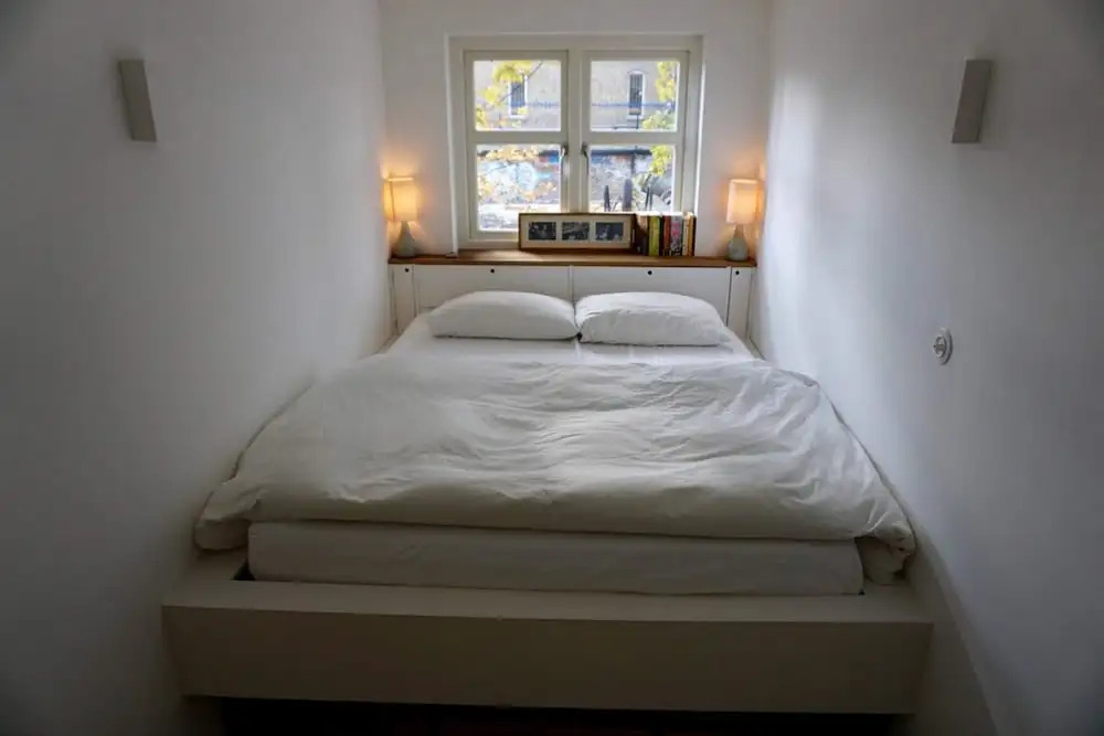 Beautiful Canalside 1-bedroom Flat With Terrace