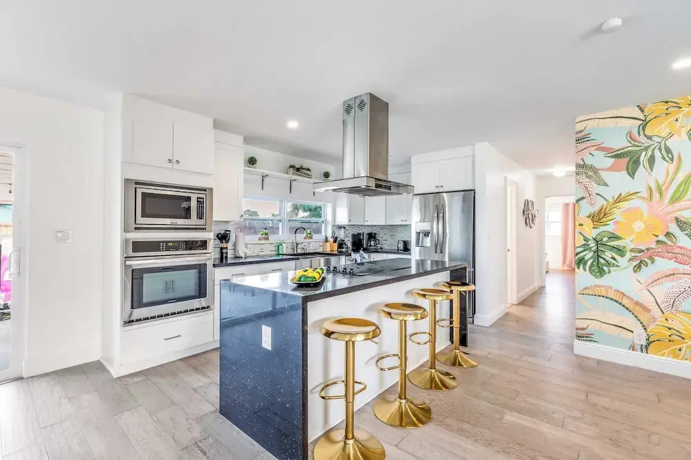 Pool, Hot Tub & Putting Green Near Deerfield Beach Oasis on Fourth by Avantstay