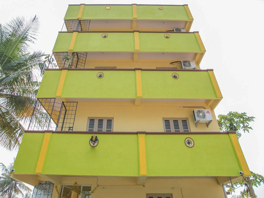 OYO Flagship 11419 Surya Residency
