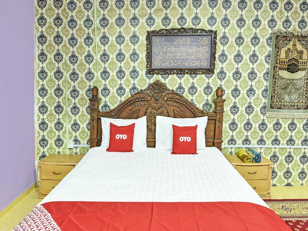 OYO 90740 Paddington Lodge