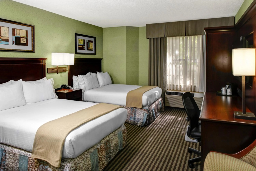 Holiday Inn Express Hotel & Suites Atlanta Buckhead by IHG