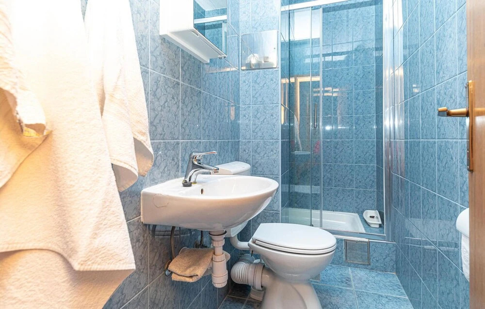 Stunning Apartment in Slatine With Wifi