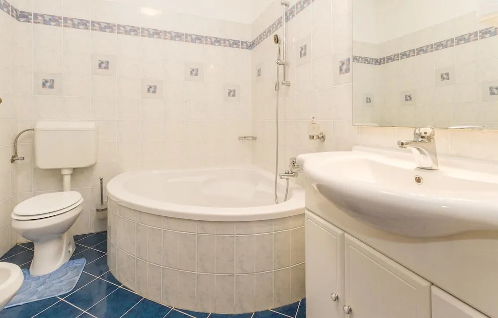 Nice Home in Buje With Wifi and 1 Bedrooms