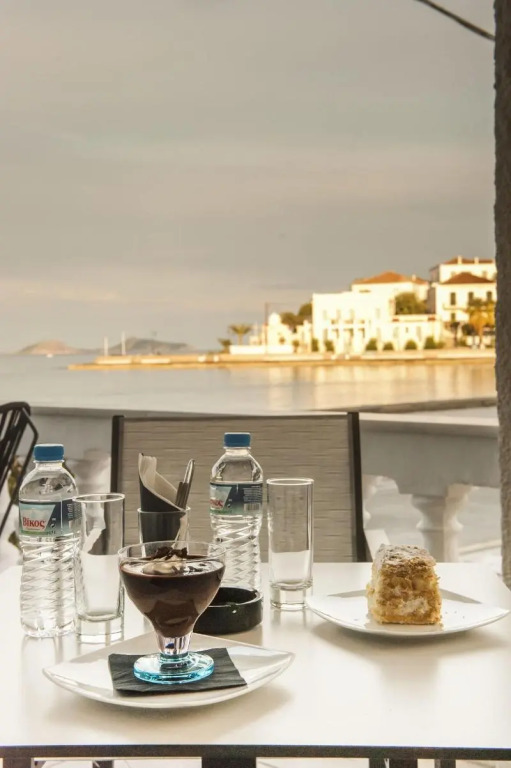 Klimis Hotel