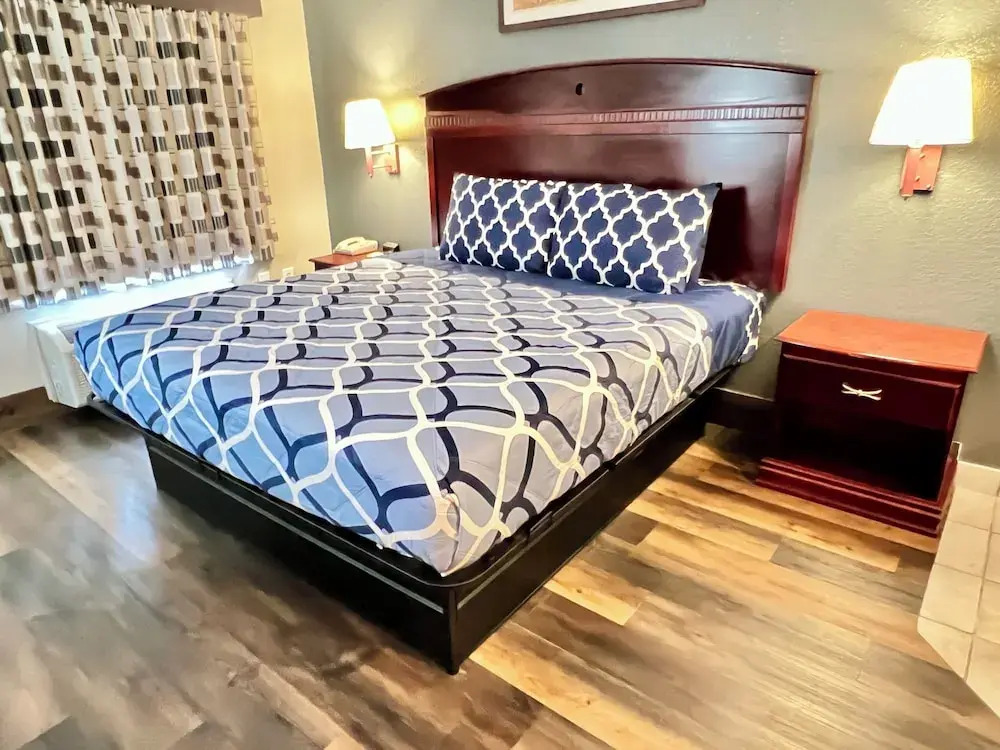 Magnolia Inn and Suites