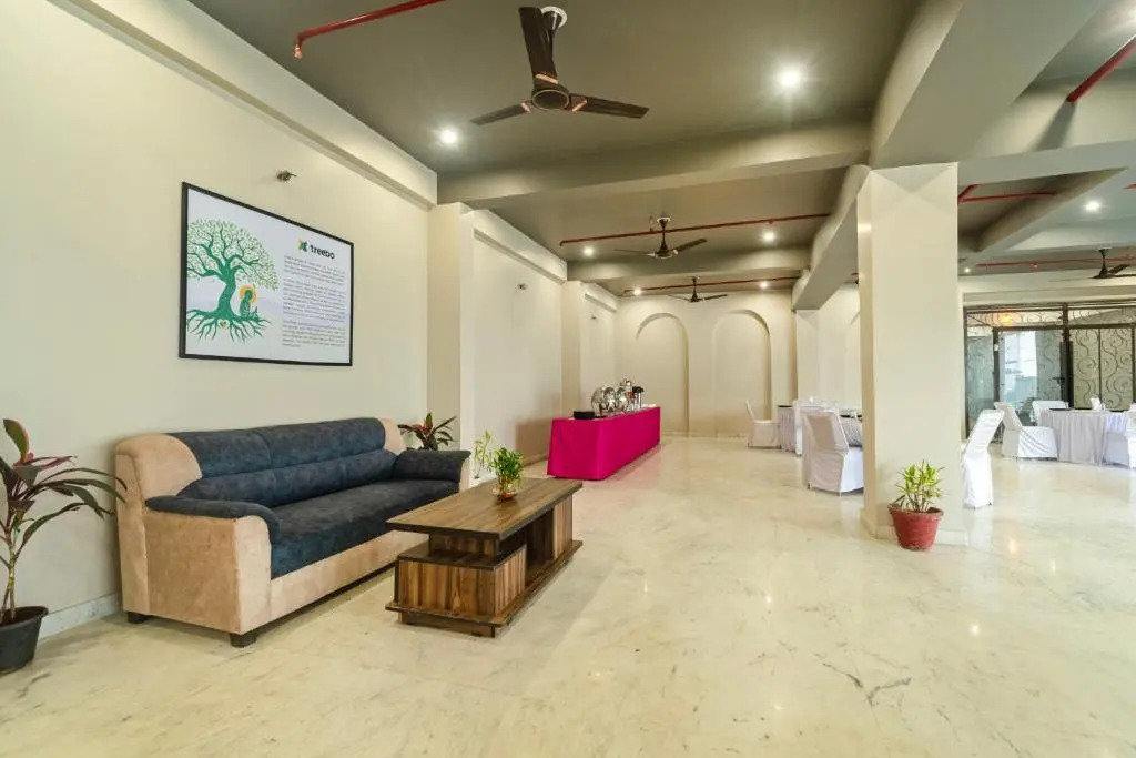 Treebo Aashirwad Bliss Inn With Swimming Pool