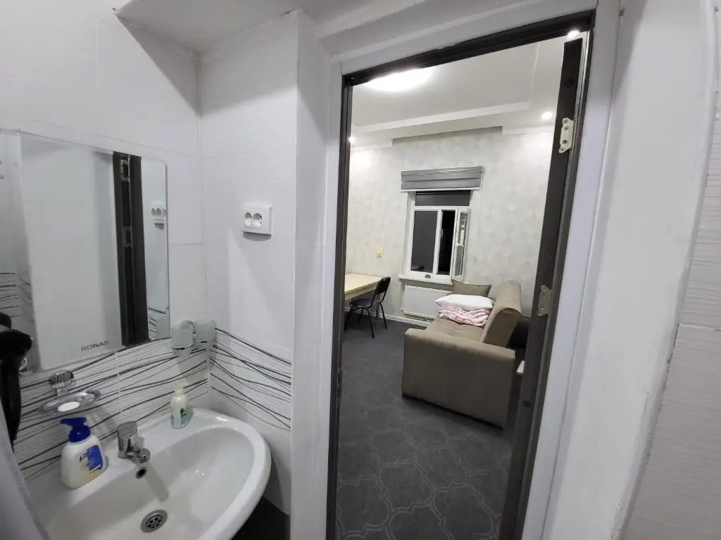 Shahriston Guest House