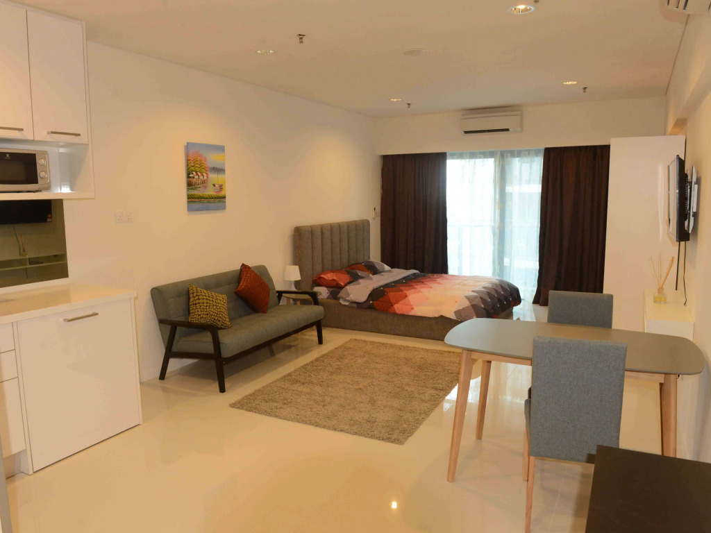 Summer Suites Studios