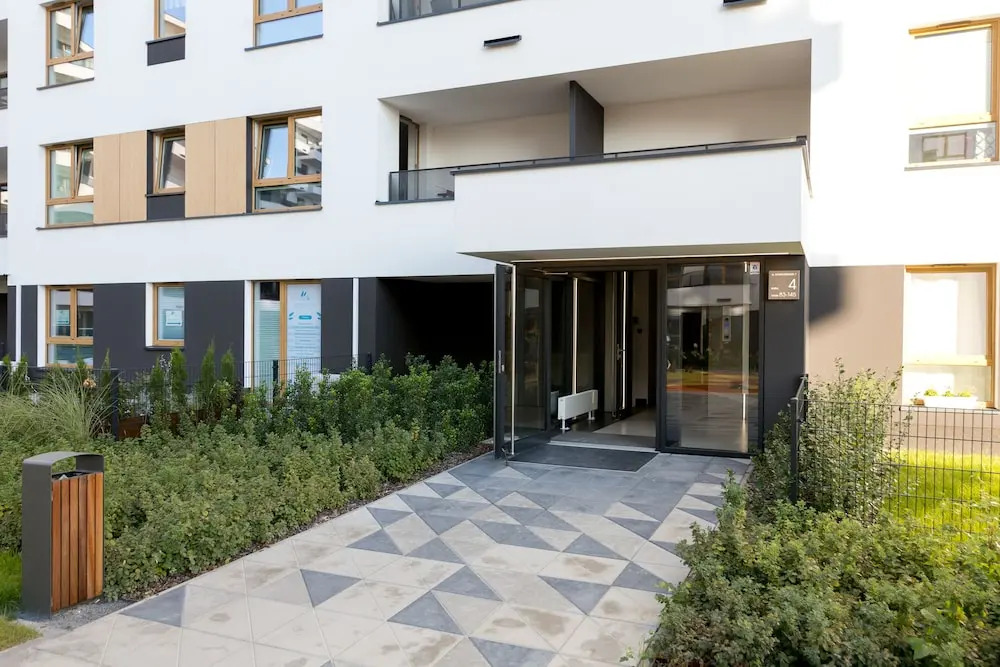 Warsaw Airport 3 Bedroom Apartment