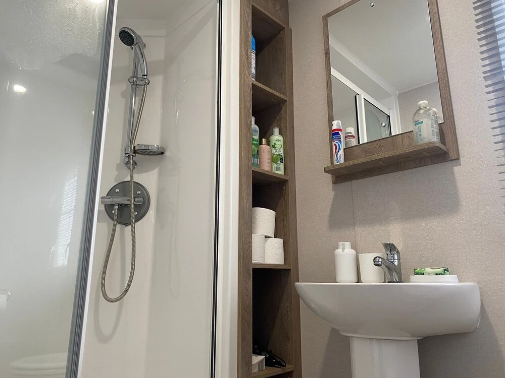 Immaculate 3 Bedroom Caravan in Presthaven