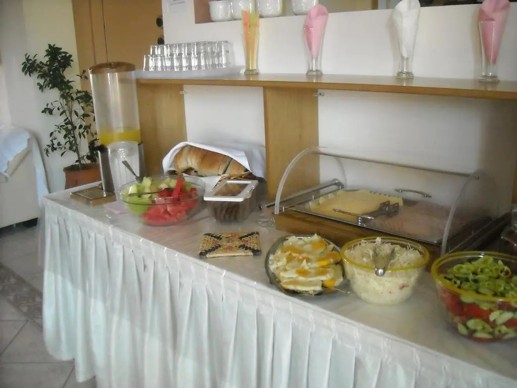 Iris Hotel
