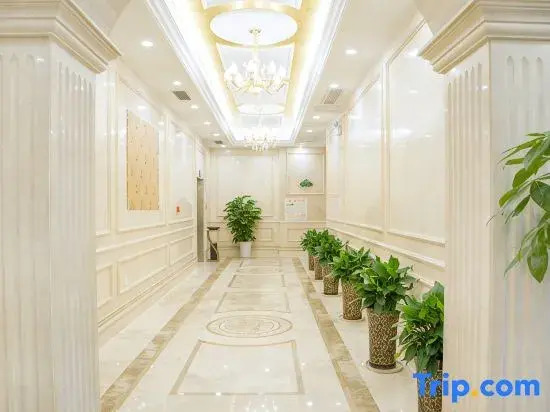 Vienna Hotel (Jishou Qianzhou Ancient City Branch)