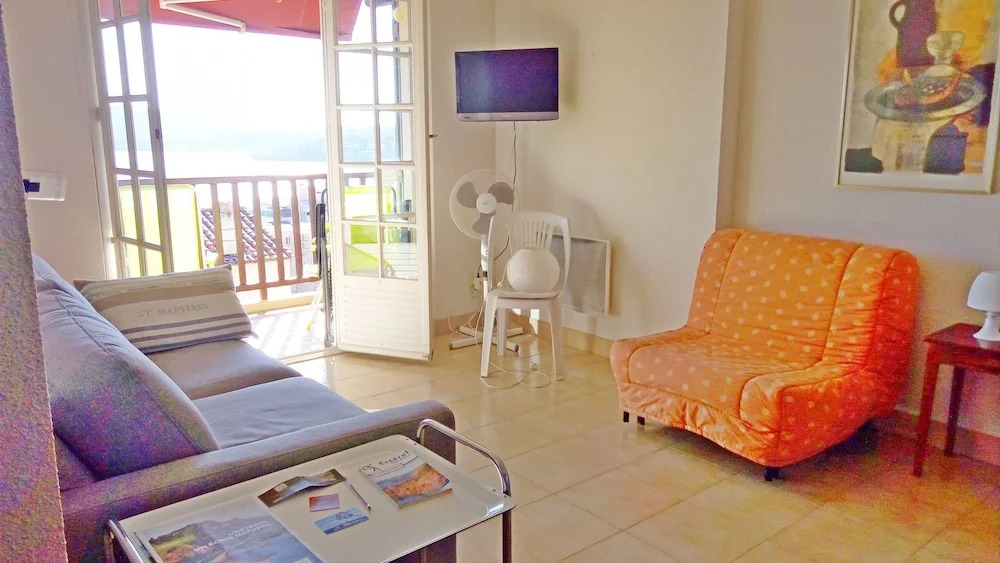 Agay appartement deux pièces vue mer