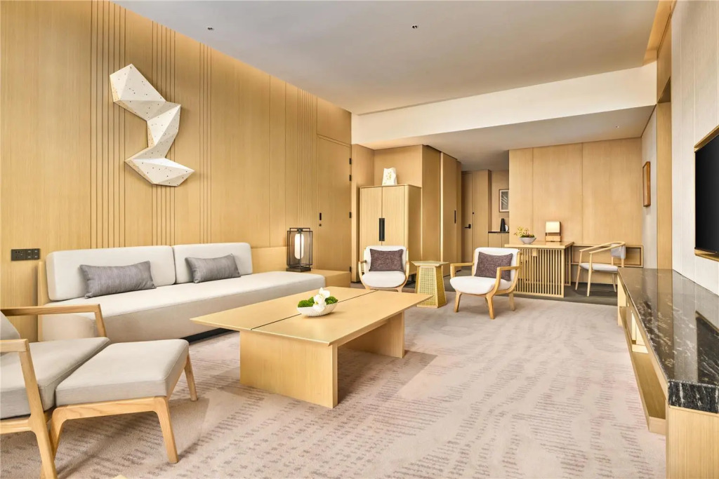 Secan Hotel Qingdao, Curio Collection By Hilton