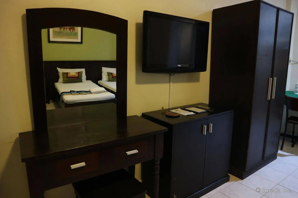 Skylight Hotel