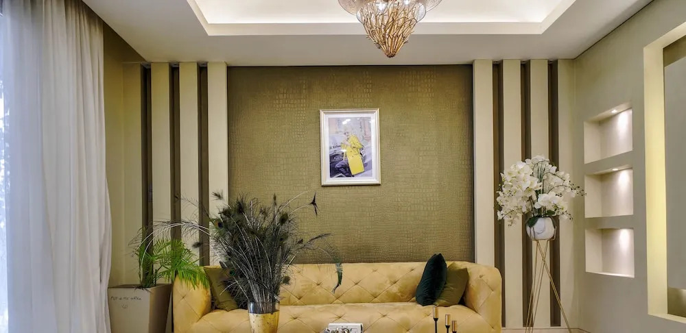 KOHH – 3BR Townhouse in Claret
