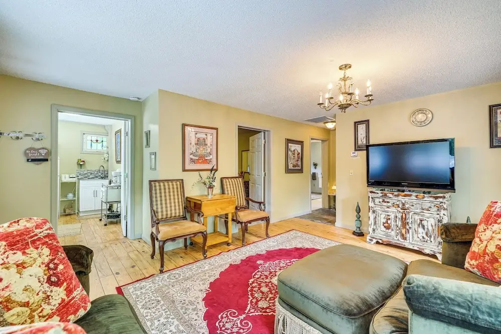 Eureka Springs Rental - Walk to Downtown!