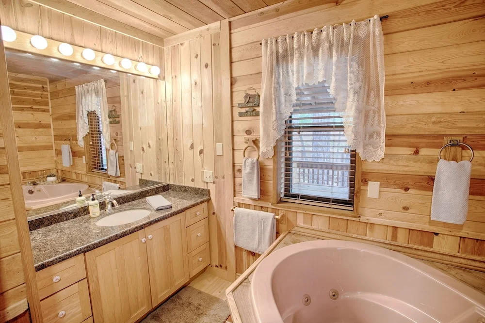 Pinetop Forty Niner 2 Bedroom Cabin