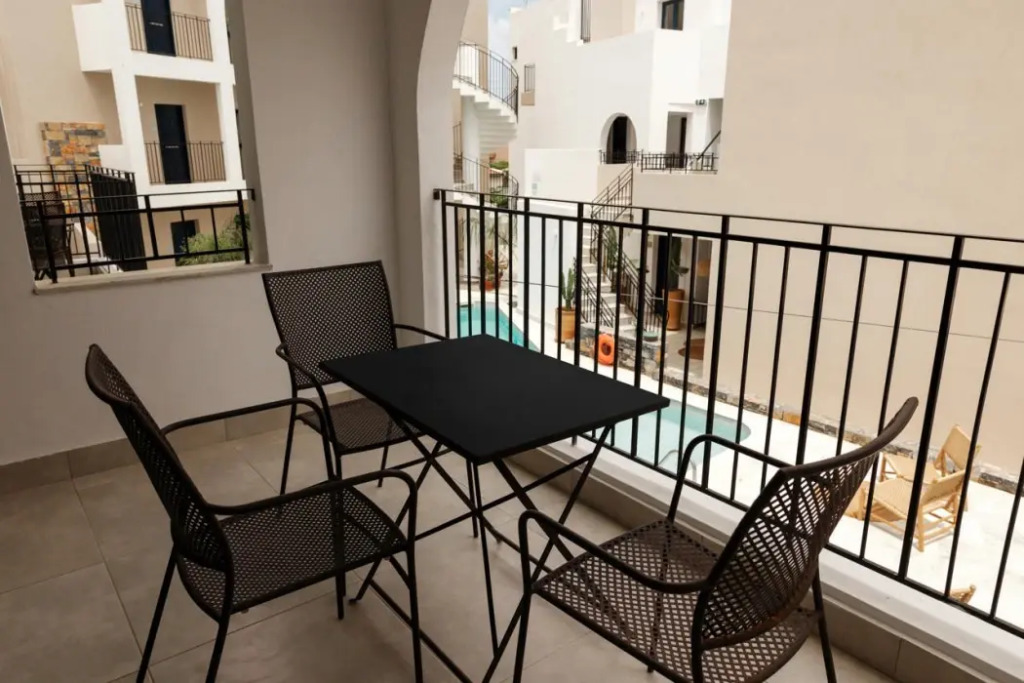 Nami Hotel & Suites