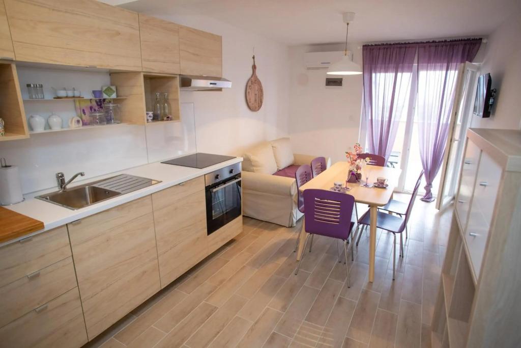 Apartman Matej with pool Povljana