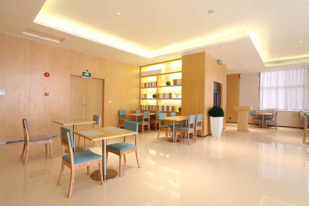 Ji Hotel Shanghai Fengxian Nanqiao Bus Station