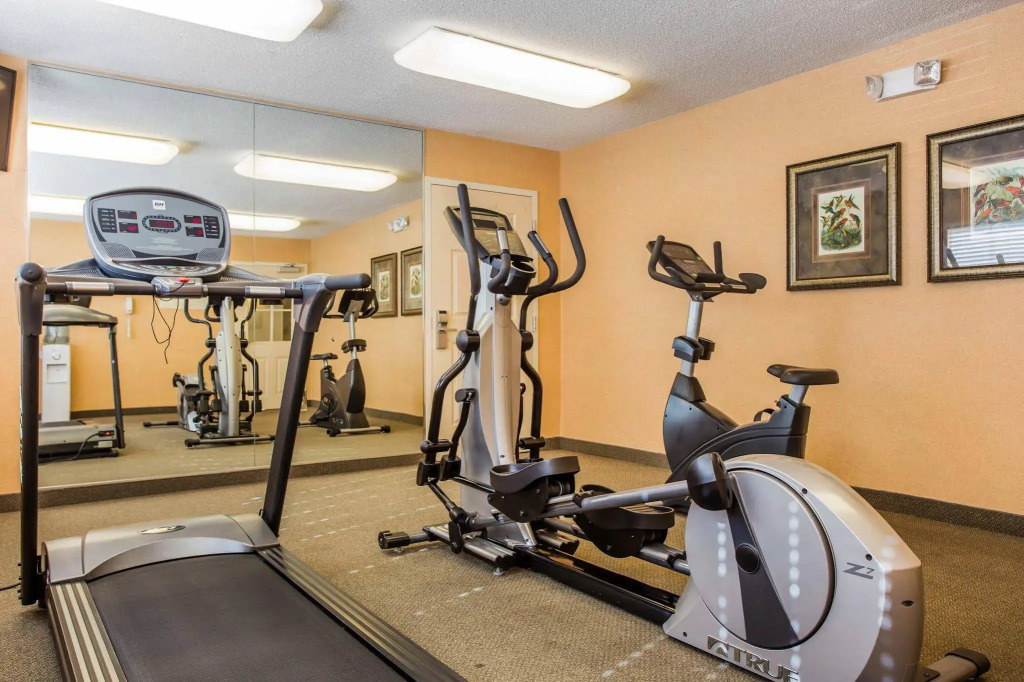 Suburban Extended Stay Hotel North - Ashley Phosphate