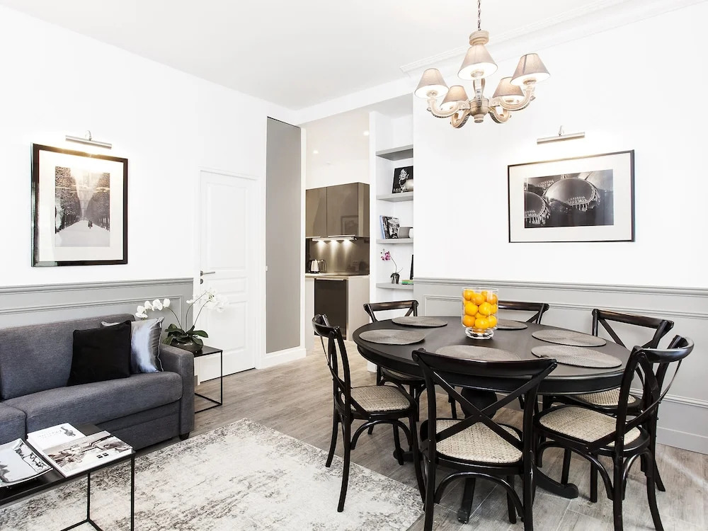 Luxury 2BR Gr-Boulevards I by Livinparis