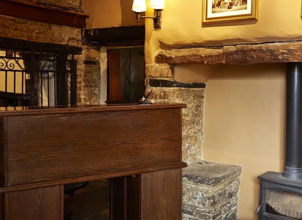 Hunters Hall Inn by Greene King Inns