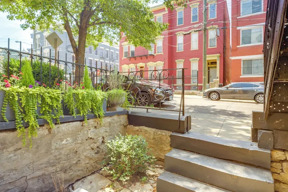 Cincy Apt 1 Mi to Findlay Market, 2 Mi to Downtown
