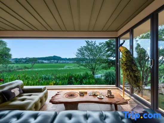 Ruoyin Xiangshe Hotel