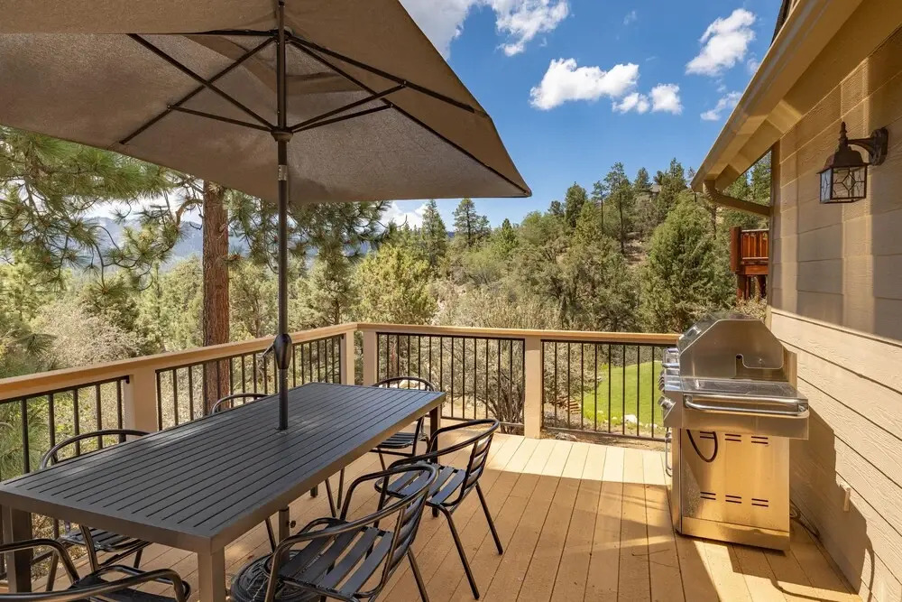 27 - Castle Rock Retreat 3 Bedroom Home by Redawning