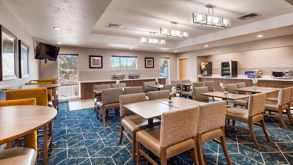 Best Western Plus Gateway Inn & Suites - Aurora