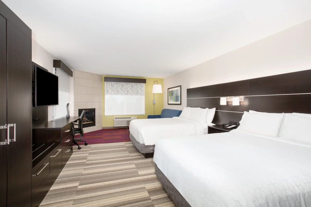 Holiday Inn Express & Suites Lincoln City by IHG