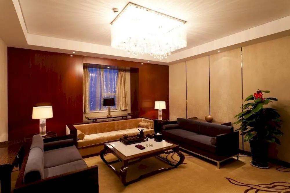 Qingdao Celebrity Hotel