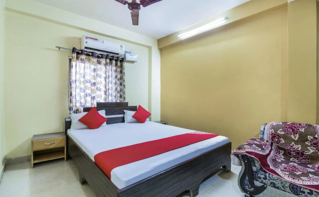 Hotel Holiday Inn By OYO Rooms