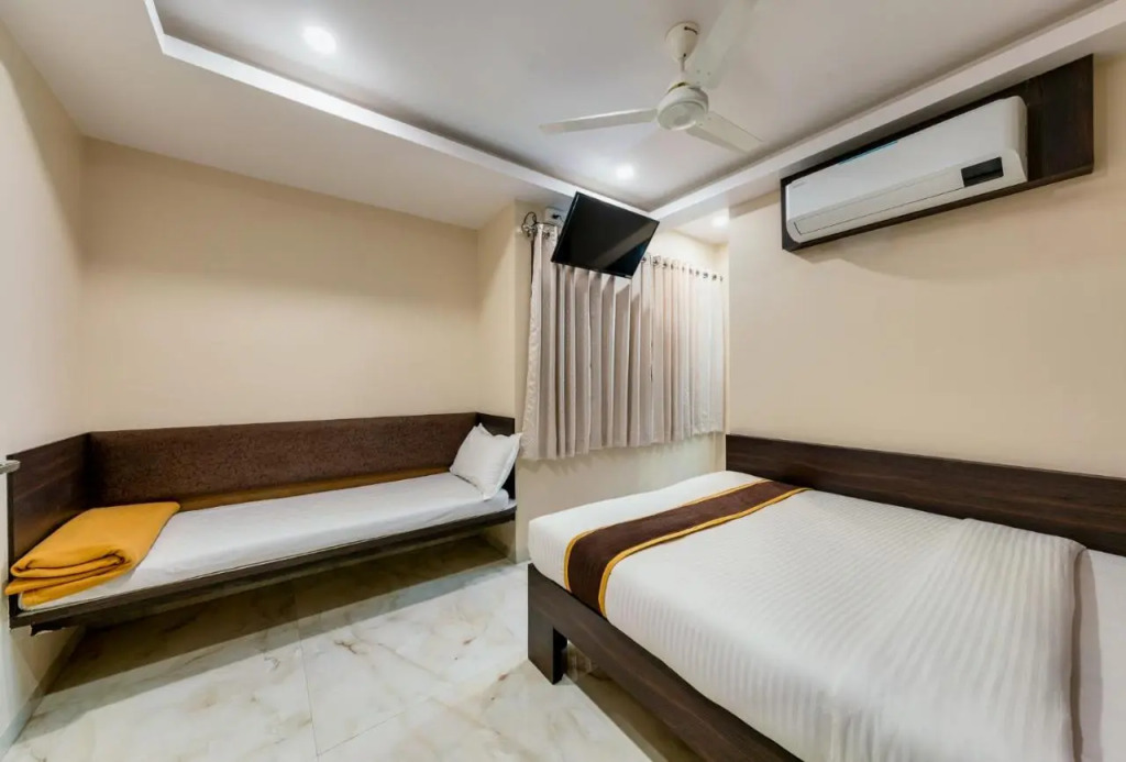 Hotel AATITHYA SATKAR