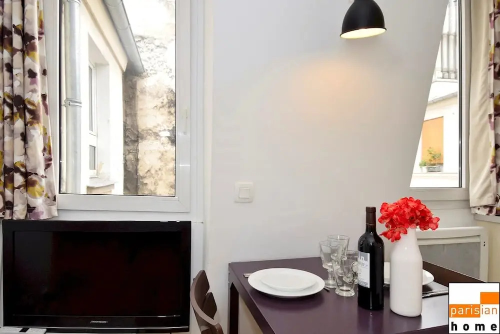 S02441 - Sophisticated and Cozy Studio for 2, Montorgueil Area