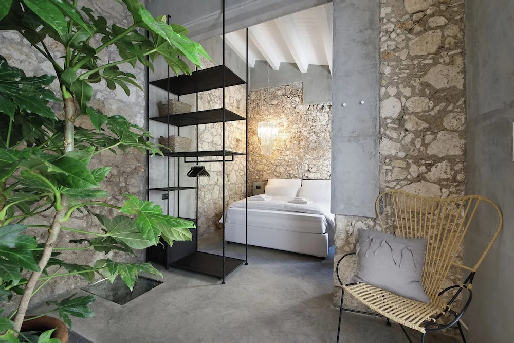 ISONZO SUITES
