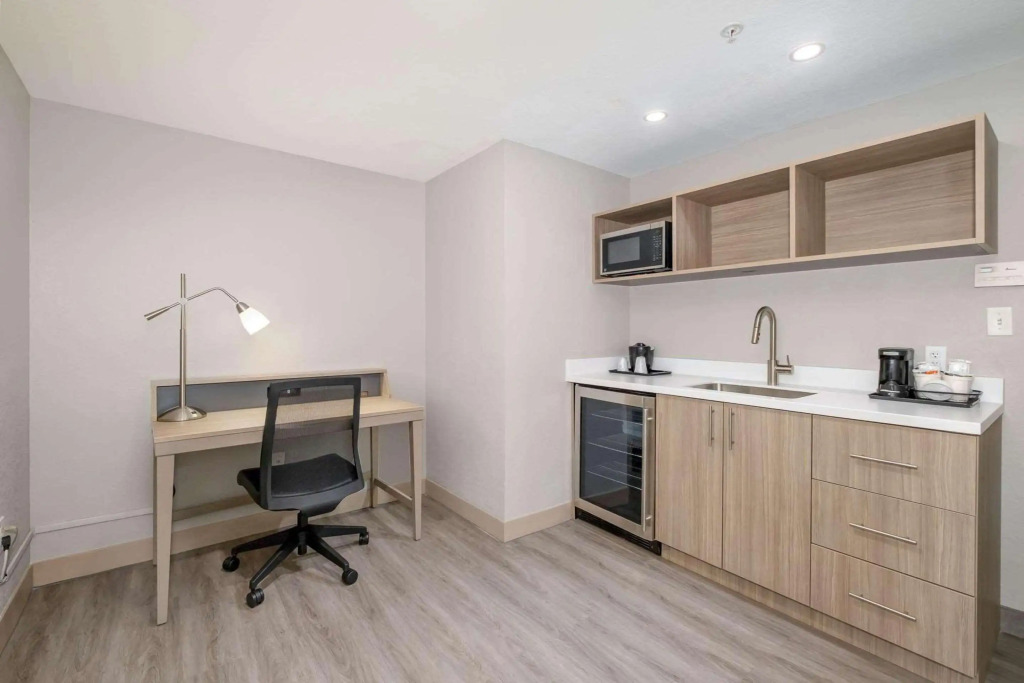 Country Inn & Suites by Radisson, Port Canaveral, FL