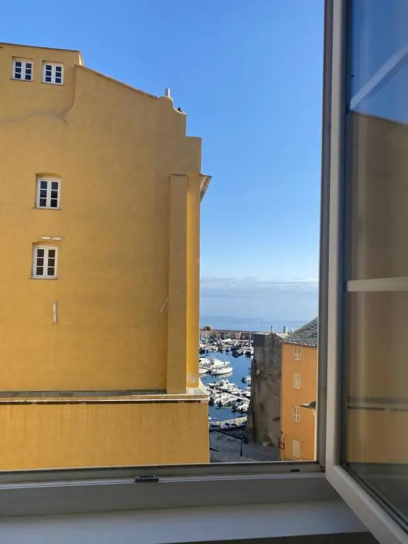 Superbe appartement hypercentre Bastia vue mer