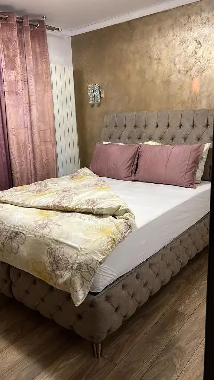 Sarah Relax 1
