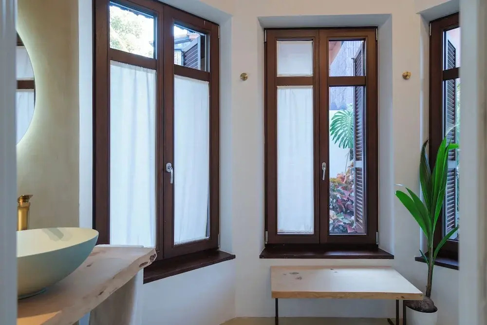 La Moderna Suites