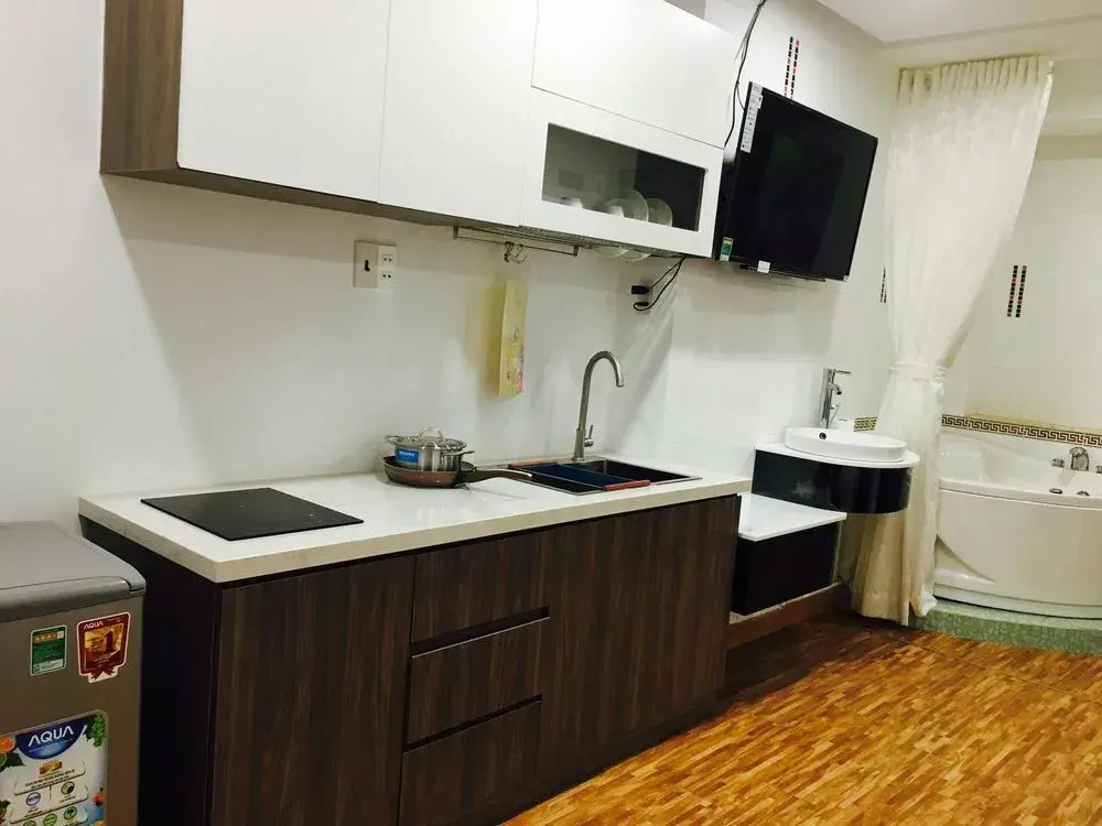 Smiley Apartment 11