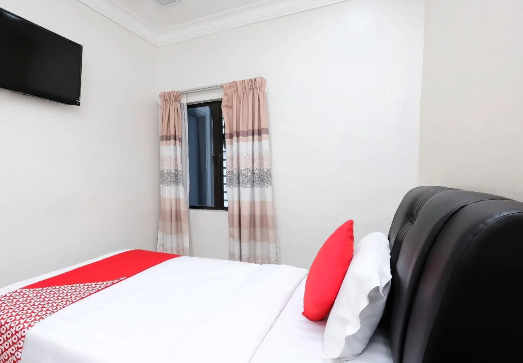 OYO 714 Arina Hotel