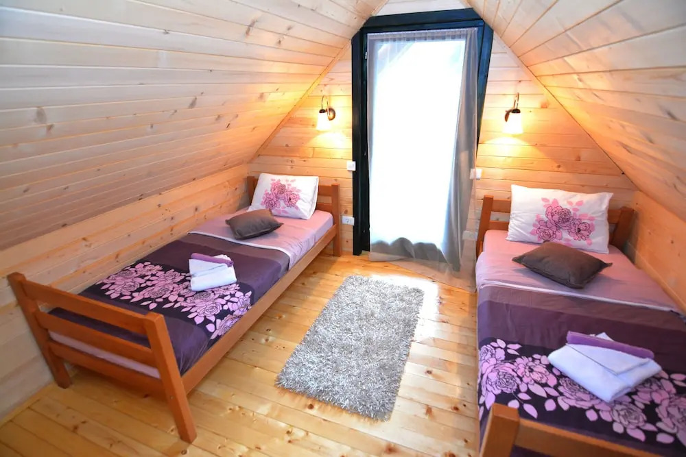 Holiday Homes & Bungalows Povija