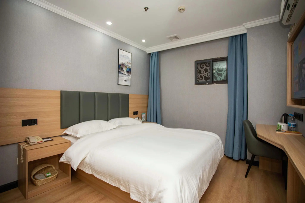 GreenTree Inn Shanghai Luojing Express Hotel