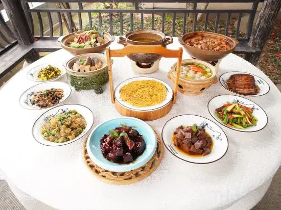 Lin 'an Hot Spring Story: Pet-Friendly Homestay